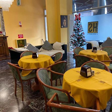 SantʼIlario dʼEnza Hotel Select מראה חיצוני תמונה