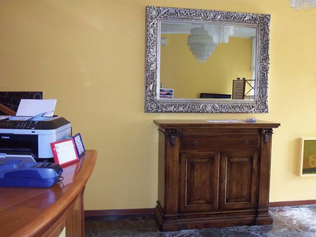 SantʼIlario dʼEnza Hotel Select מראה חיצוני תמונה