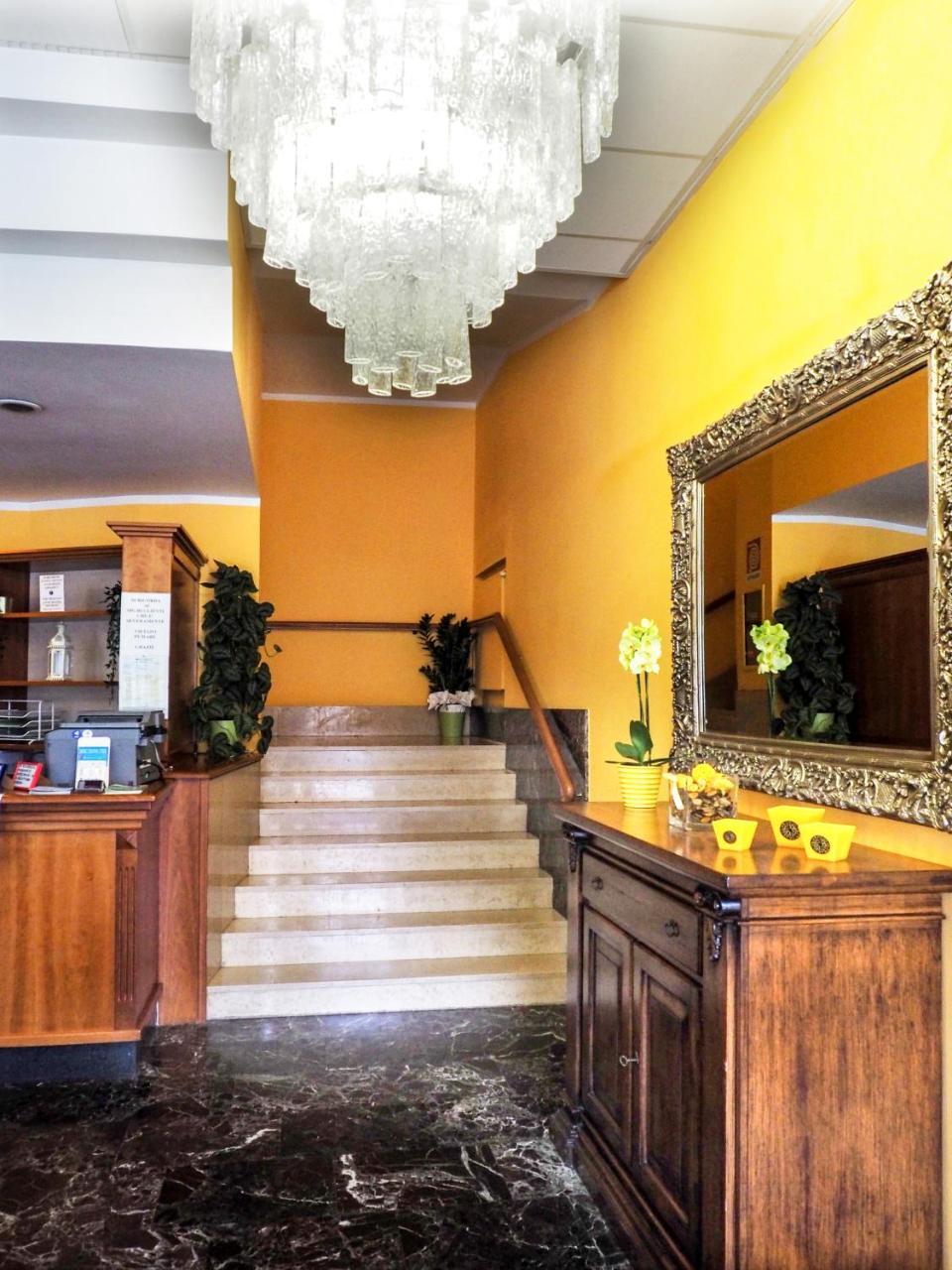 SantʼIlario dʼEnza Hotel Select מראה חיצוני תמונה