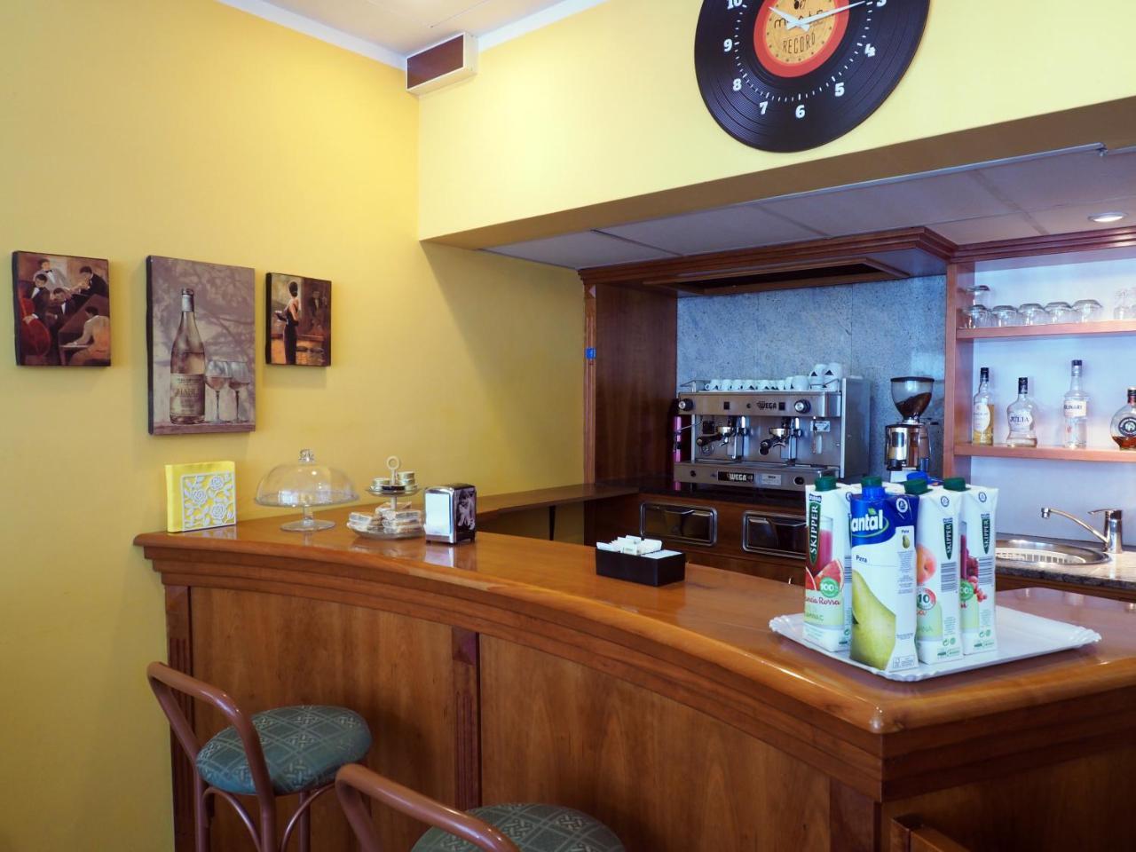 SantʼIlario dʼEnza Hotel Select מראה חיצוני תמונה