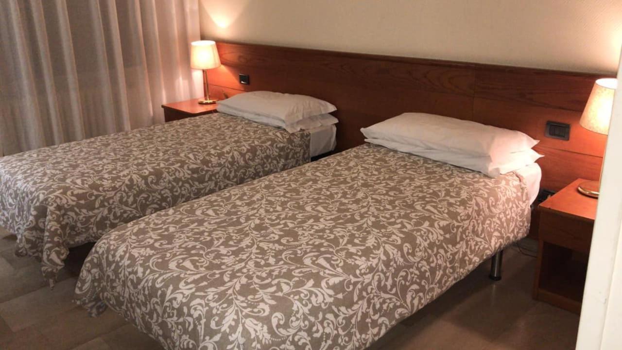 SantʼIlario dʼEnza Hotel Select מראה חיצוני תמונה